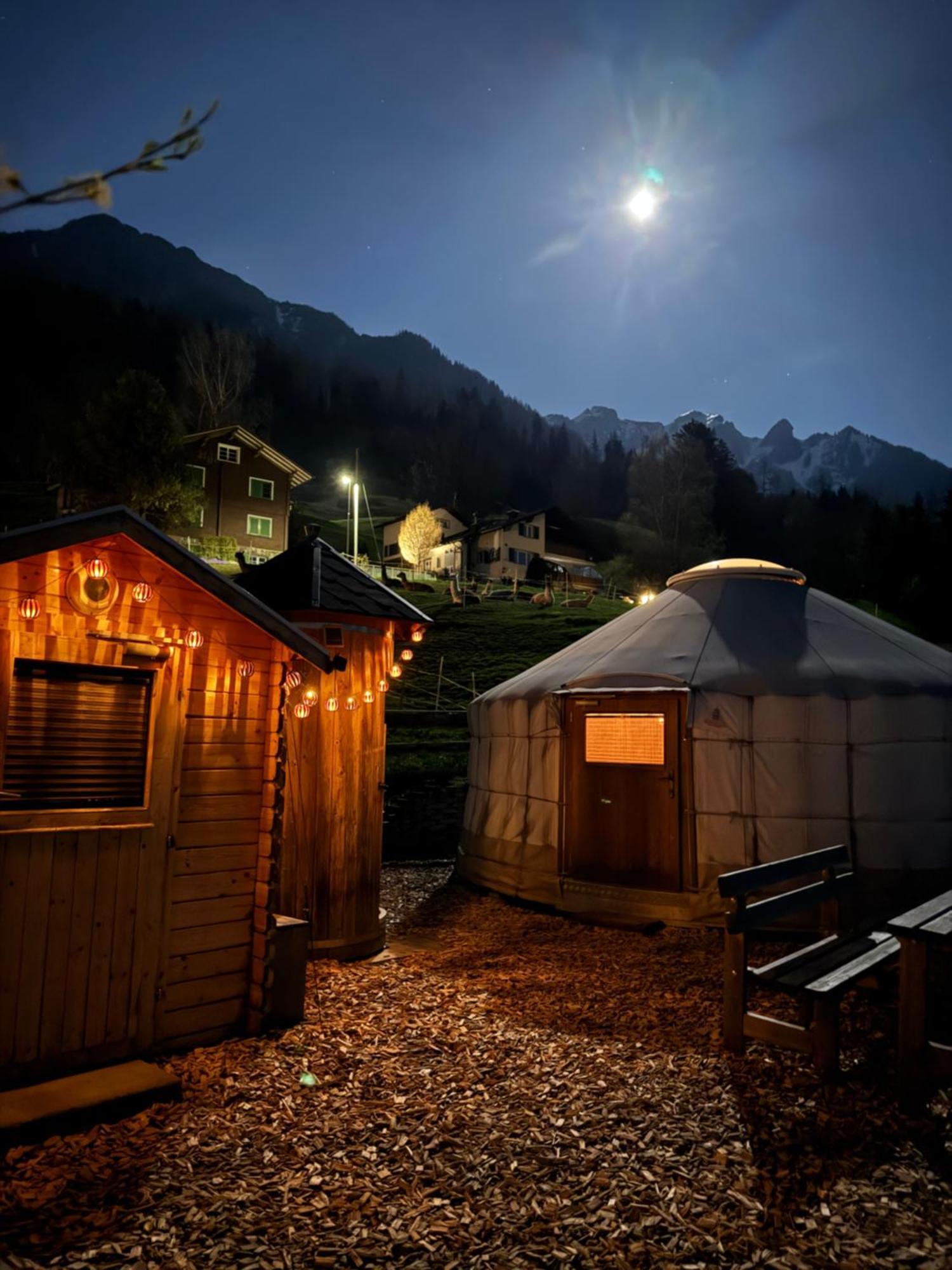 Jurte Beim Lama- & Alpakahof Triesenberg Exterior photo